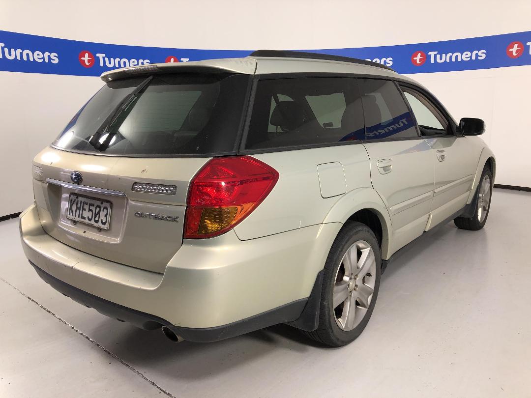 Photo '7' of Subaru Legacy