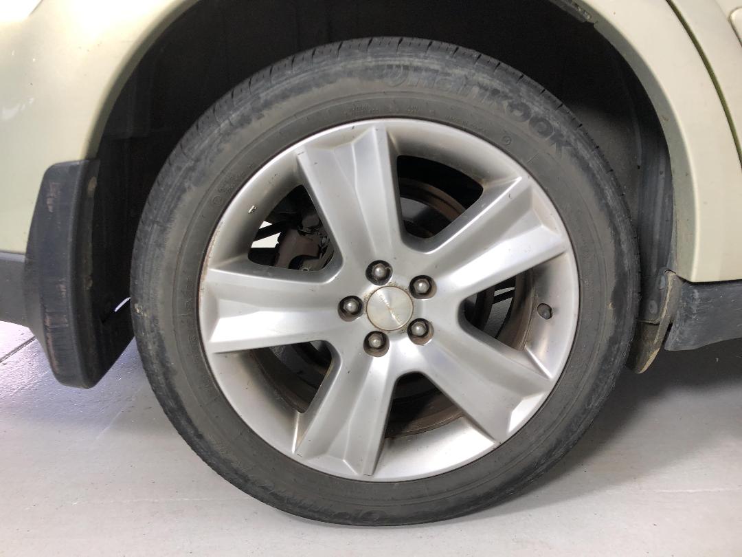 Photo '12' of Subaru Legacy