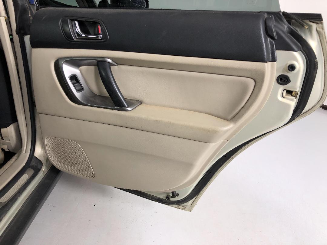 Photo '19' of Subaru Legacy