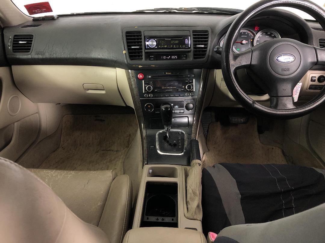 Photo '17' of Subaru Legacy