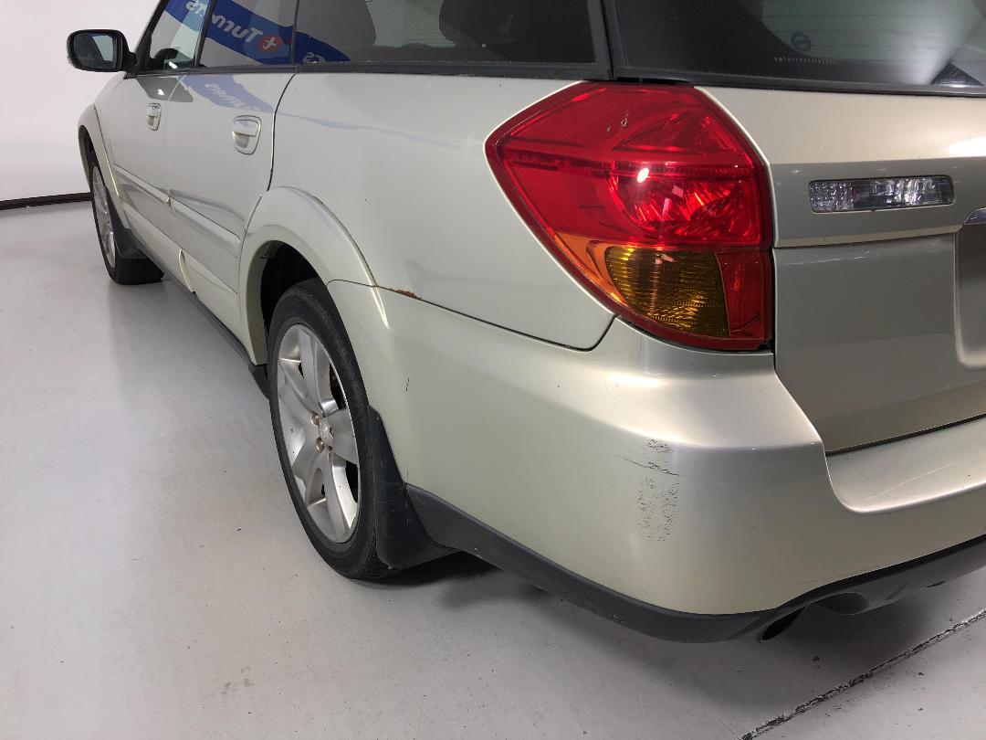 Photo '27' of Subaru Legacy