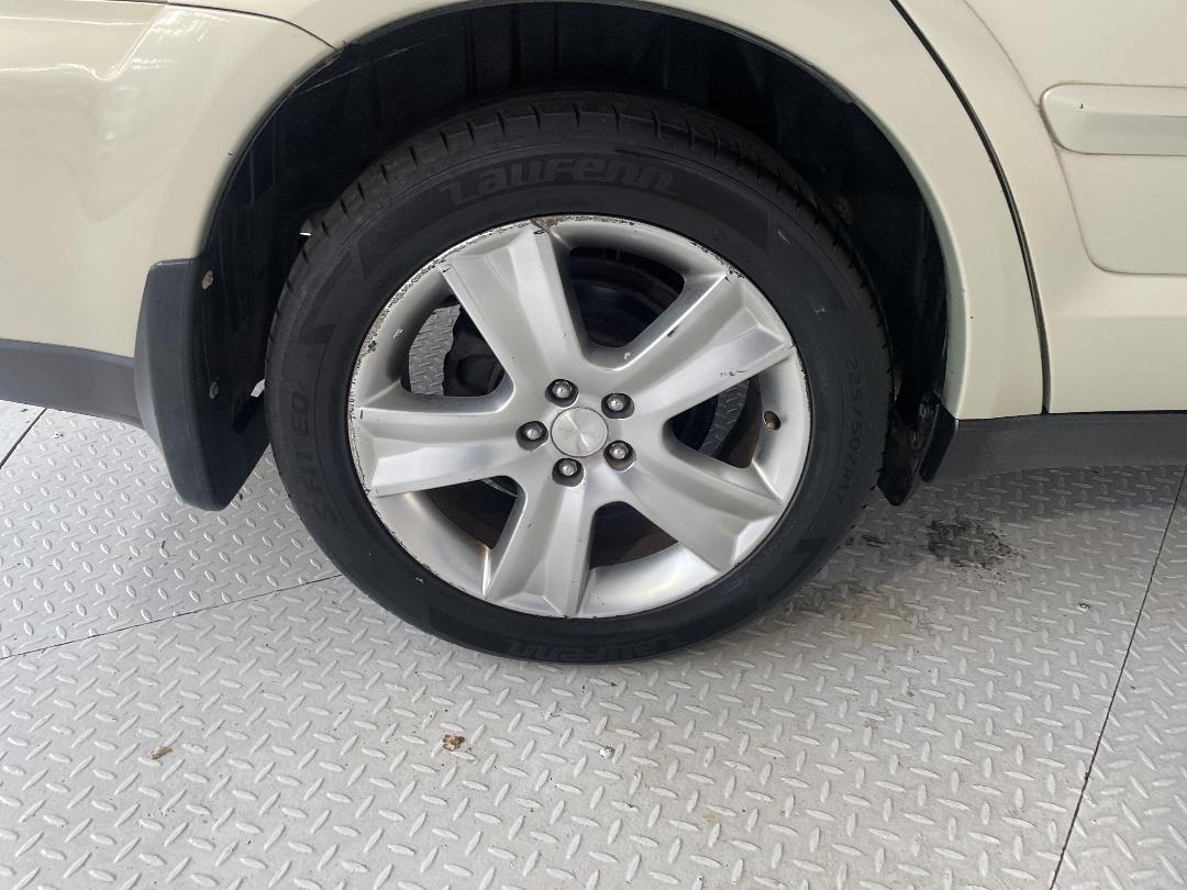 Photo '12' of Subaru Legacy