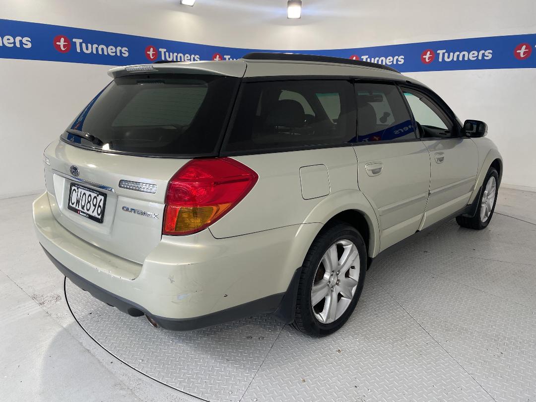 Photo '7' of Subaru Legacy