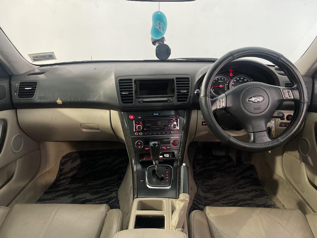 Photo '17' of Subaru Legacy