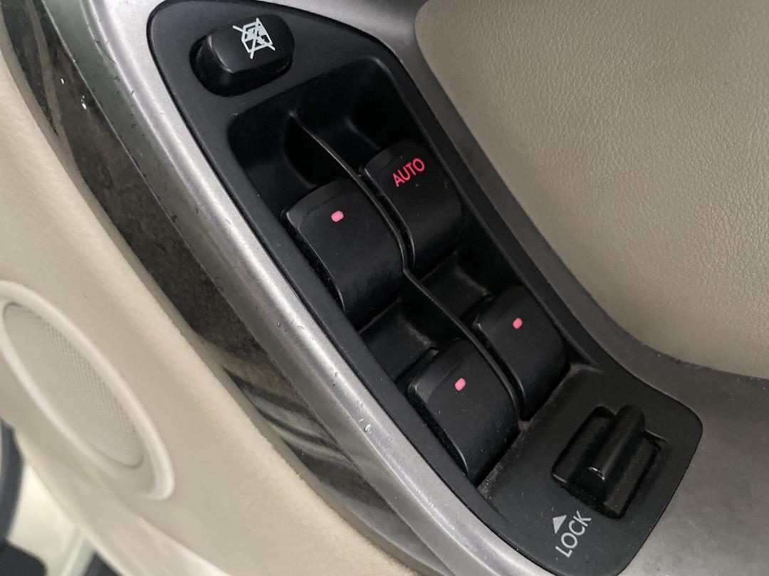 Photo '23' of Subaru Legacy