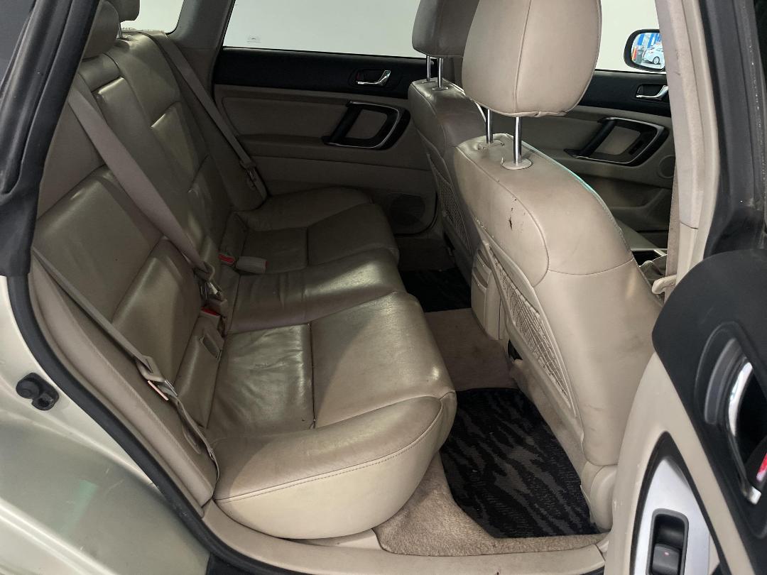 Photo '20' of Subaru Legacy