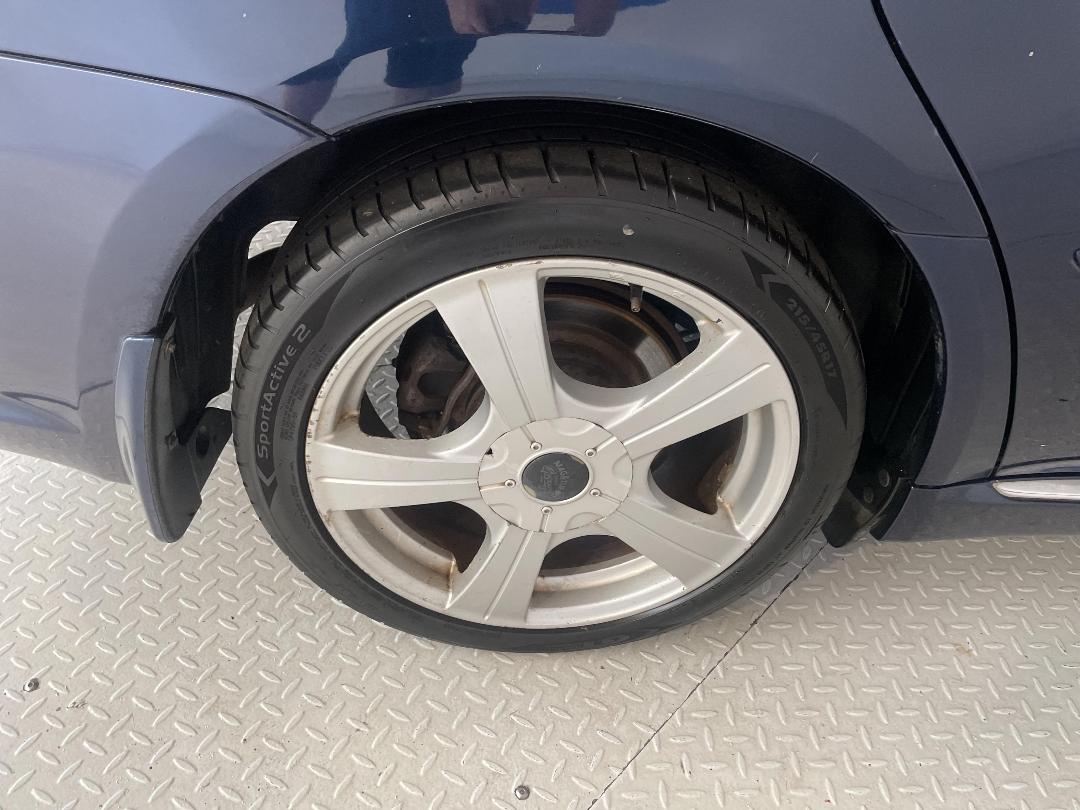 Photo '12' of Subaru Legacy