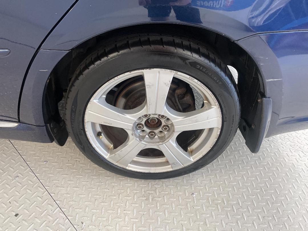 Photo '11' of Subaru Legacy