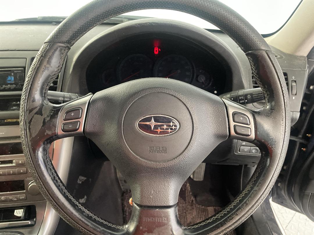 Photo '28' of Subaru Legacy