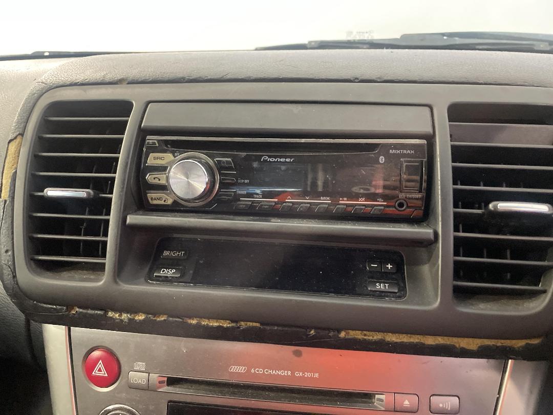 Photo '29' of Subaru Legacy