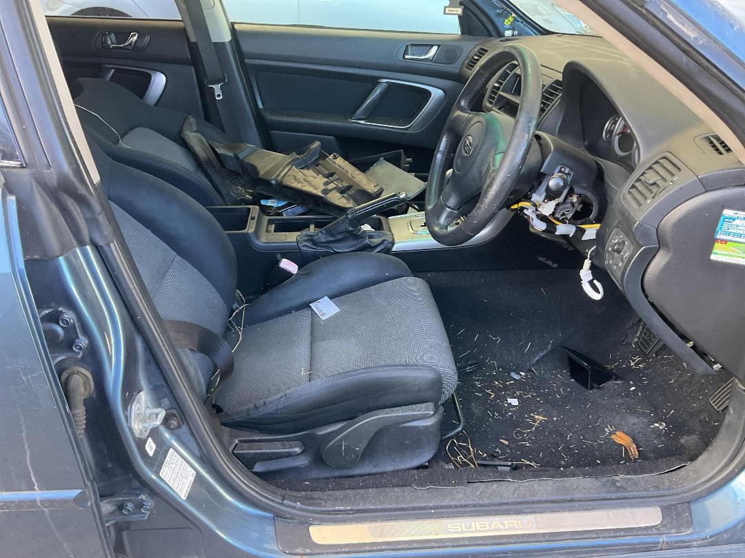 Photo '21' of Subaru Legacy