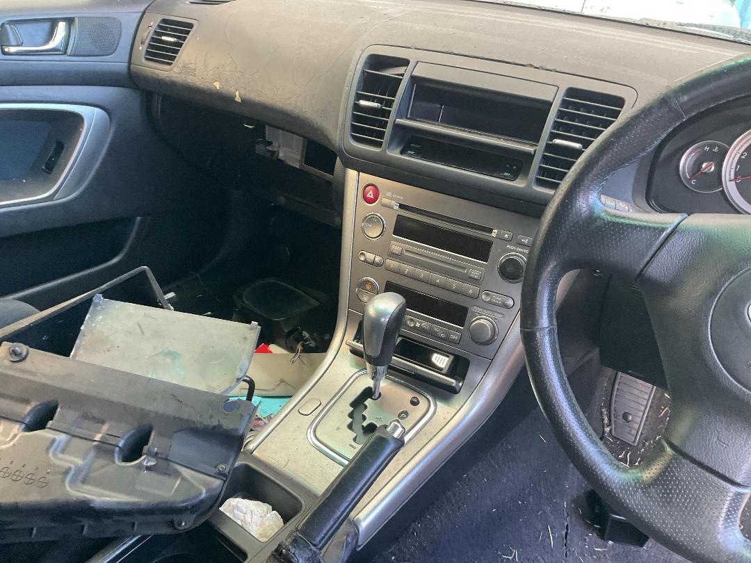 Photo '24' of Subaru Legacy