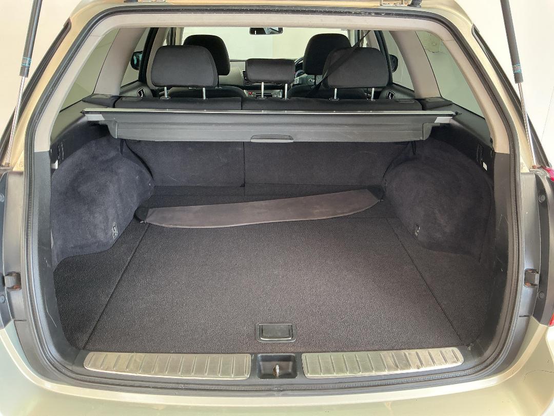 Photo '14' of Subaru Outback