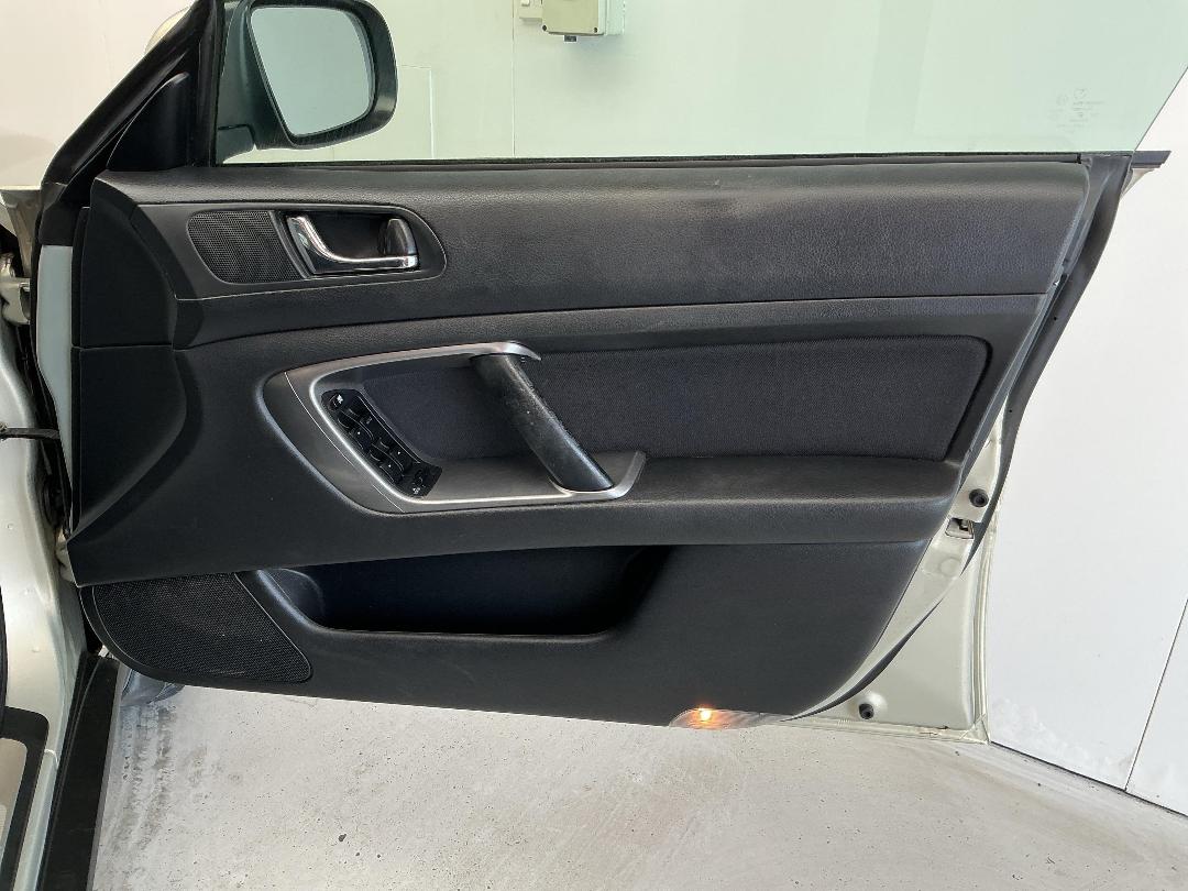 Photo '15' of Subaru Outback