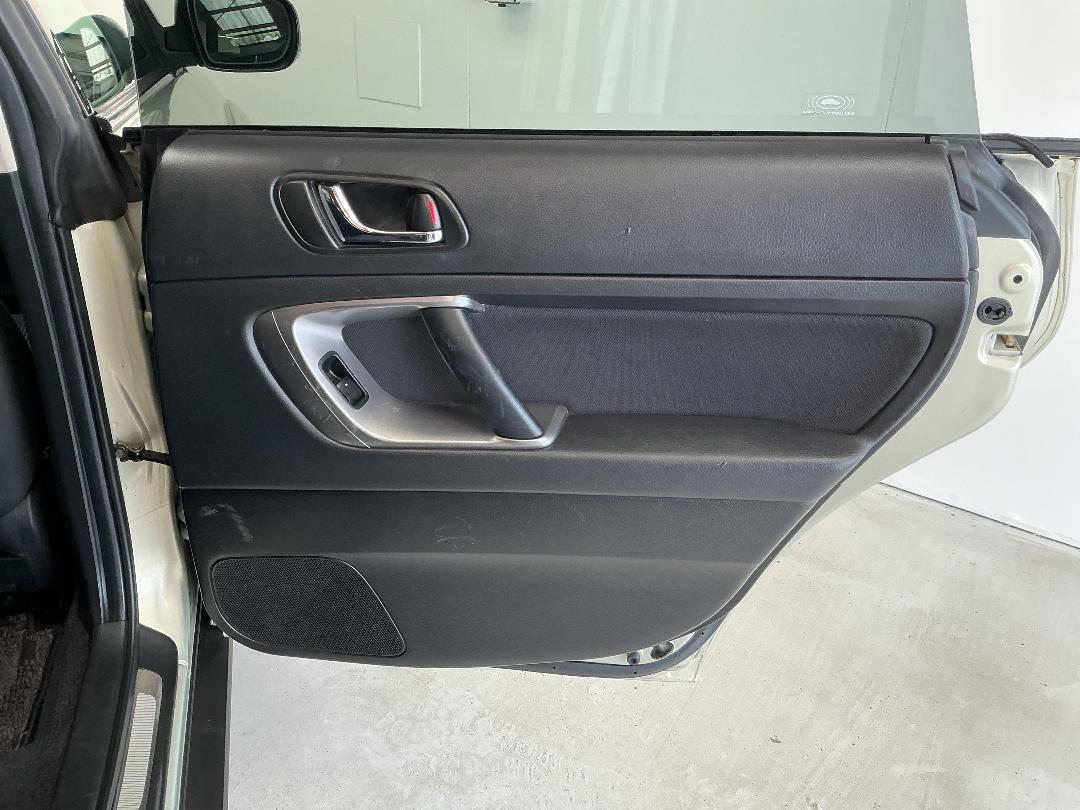 Photo '19' of Subaru Outback