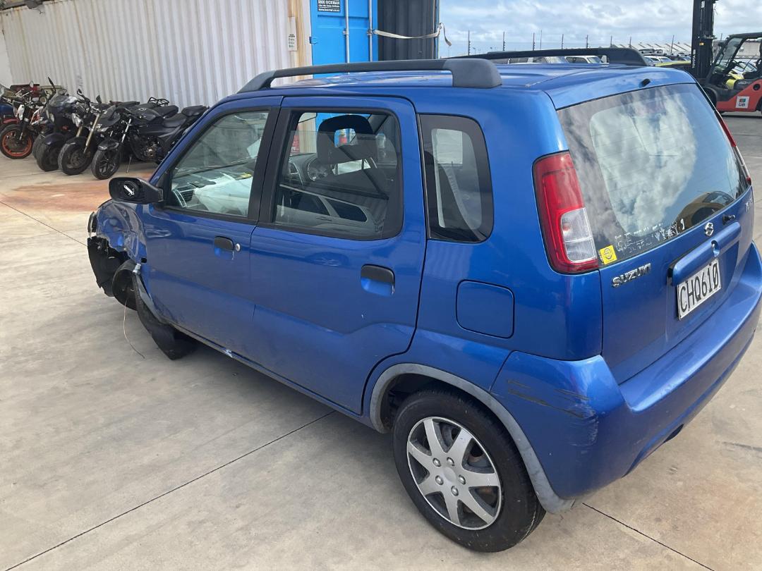 Damaged Suzuki Ignis 2004 in Wellington Seaview at Turners Damaged