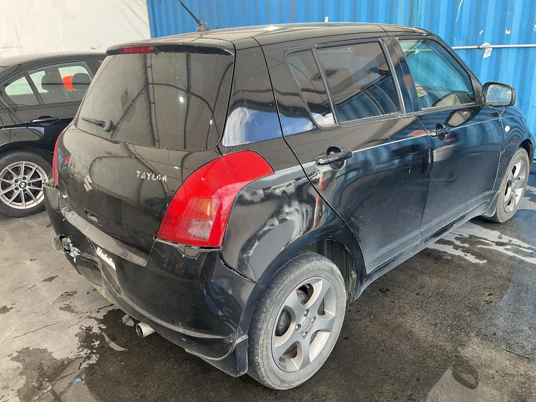 Photo '6' of Suzuki Swift