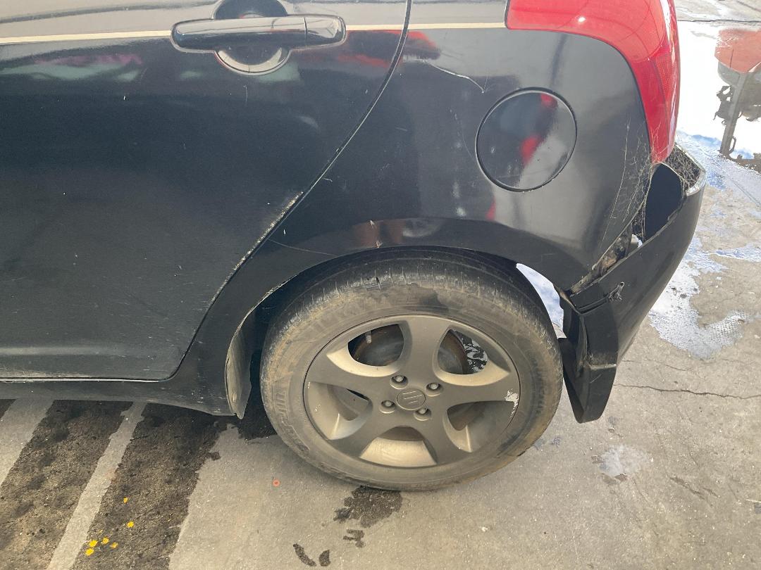 Photo '19' of Suzuki Swift