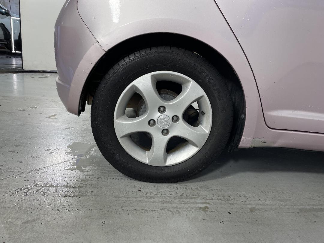 Photo '12' of Suzuki Swift