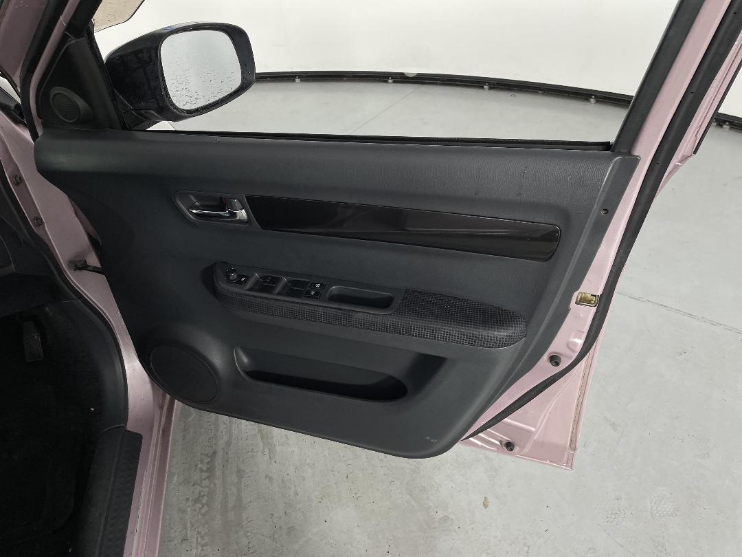 Photo '15' of Suzuki Swift