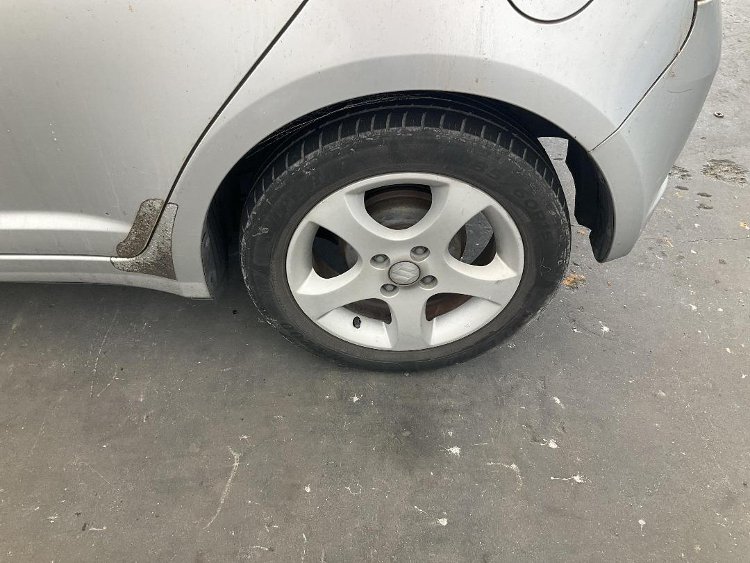 Photo '12' of Suzuki Swift Photo '12' of Suzuki Swift