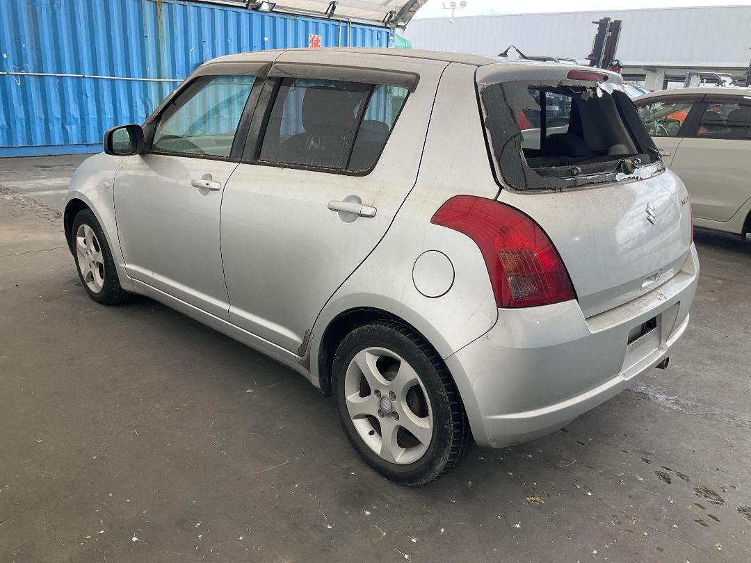 Photo '13' of Suzuki Swift Photo '13' of Suzuki Swift