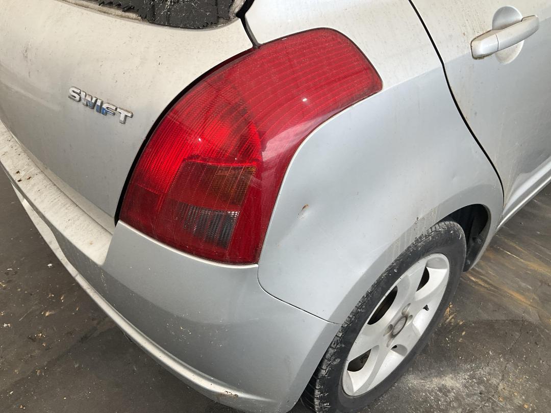 Photo '16' of Suzuki Swift Photo '16' of Suzuki Swift