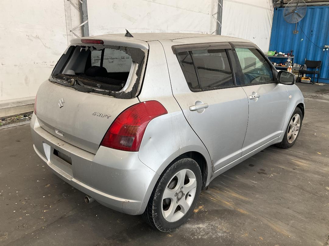 Photo '17' of Suzuki Swift Photo '17' of Suzuki Swift