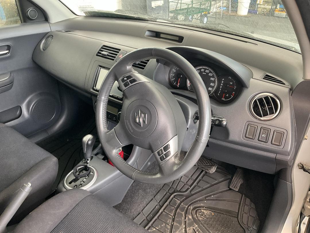 Photo '21' of Suzuki Swift Photo '21' of Suzuki Swift