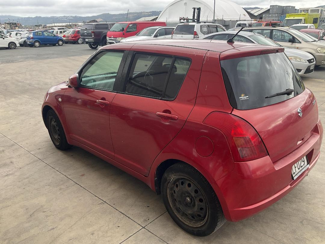 Photo '4' of Suzuki Swift Photo '4' of Suzuki Swift