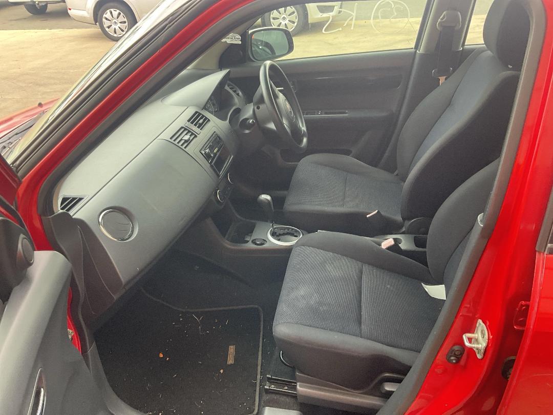 Photo '9' of Suzuki Swift Photo '9' of Suzuki Swift