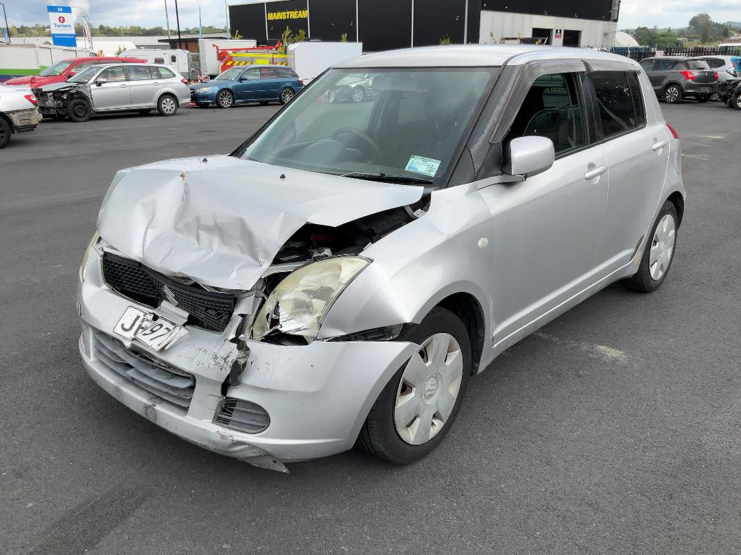 Photo '3' of Suzuki Swift Photo '3' of Suzuki Swift