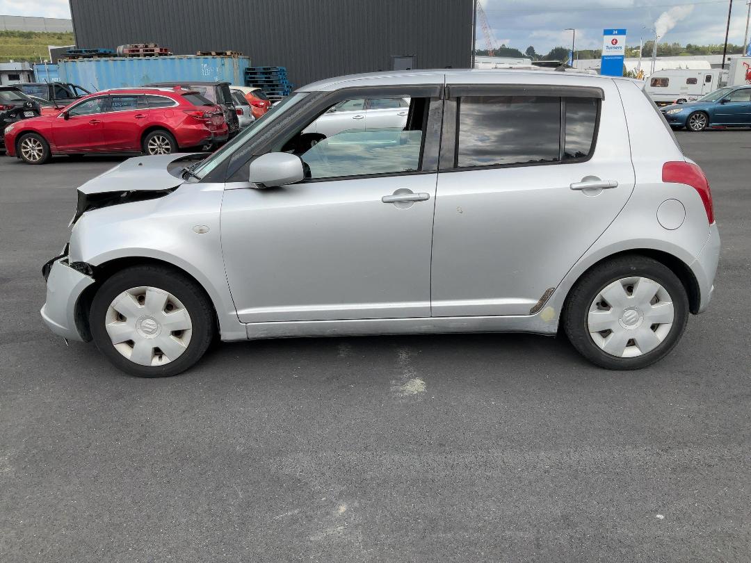 Photo '4' of Suzuki Swift Photo '4' of Suzuki Swift