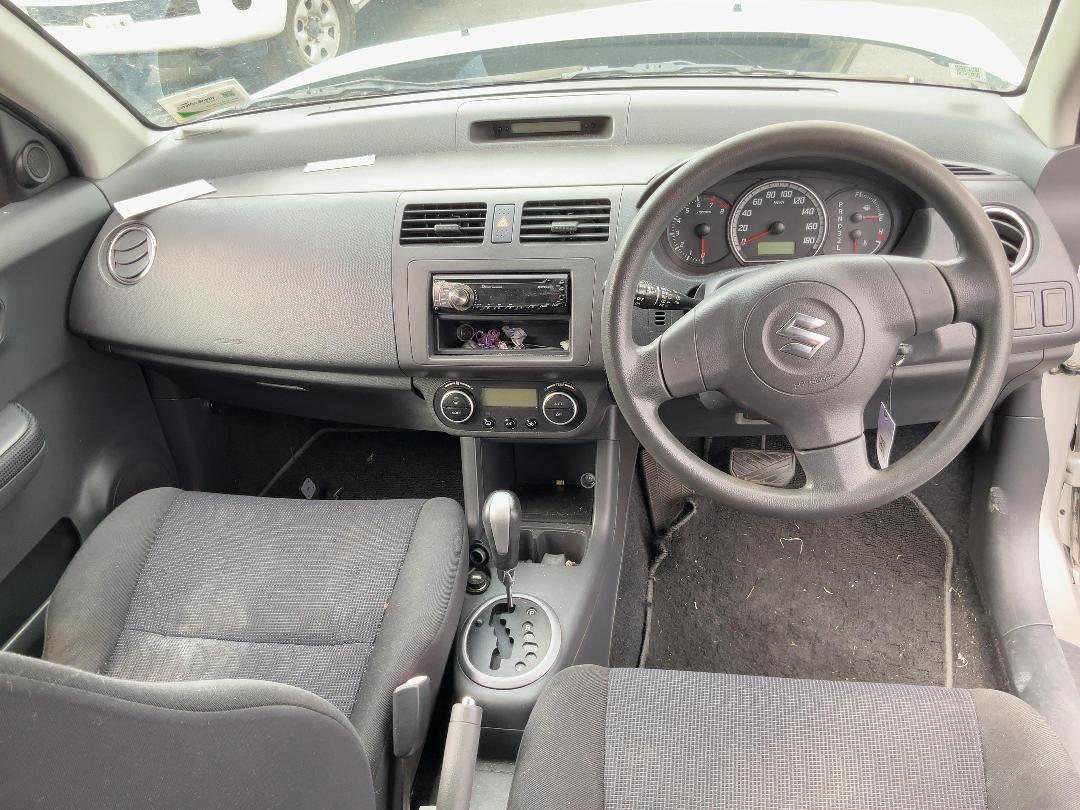 Photo '17' of Suzuki Swift Photo '17' of Suzuki Swift