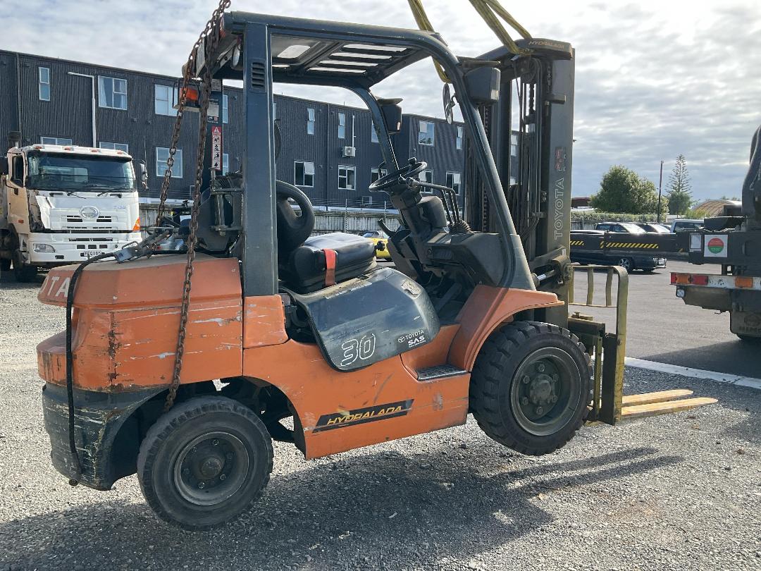 Photo '7' of Toyota 02-7FG30 Forklift Photo '7' of Toyota 02-7FG30 Forklift