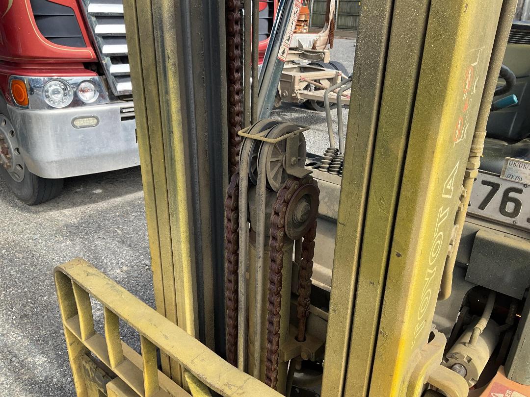 Photo '21' of Toyota 02-7FG30 Forklift Photo '21' of Toyota 02-7FG30 Forklift