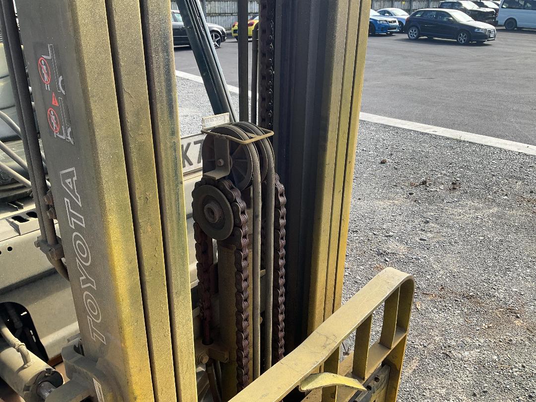 Photo '22' of Toyota 02-7FG30 Forklift Photo '22' of Toyota 02-7FG30 Forklift