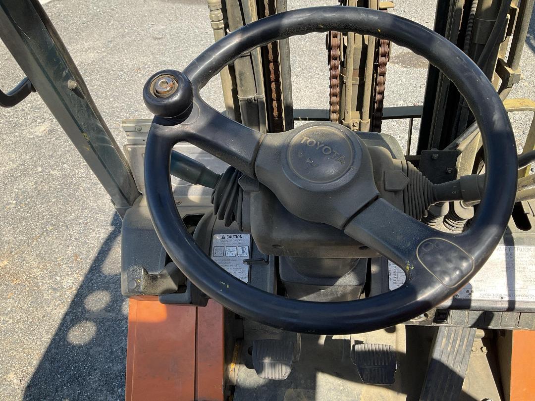 Photo '34' of Toyota 02-7FG30 Forklift Photo '34' of Toyota 02-7FG30 Forklift