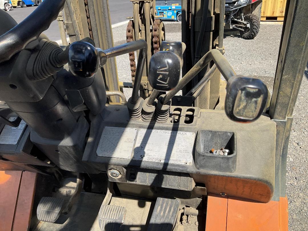 Photo '33' of Toyota 02-7FG30 Forklift Photo '33' of Toyota 02-7FG30 Forklift