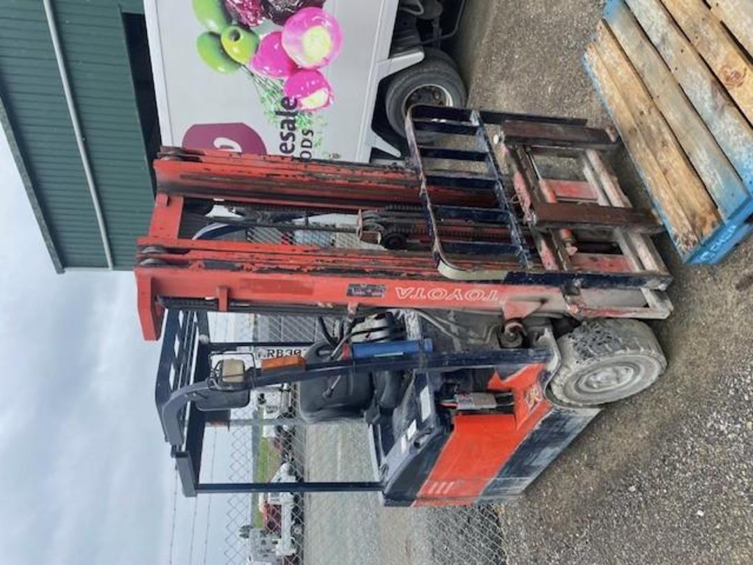 Photo '6' of Toyota 7FBE18 Forklift Photo '6' of Toyota 7FBE18 Forklift