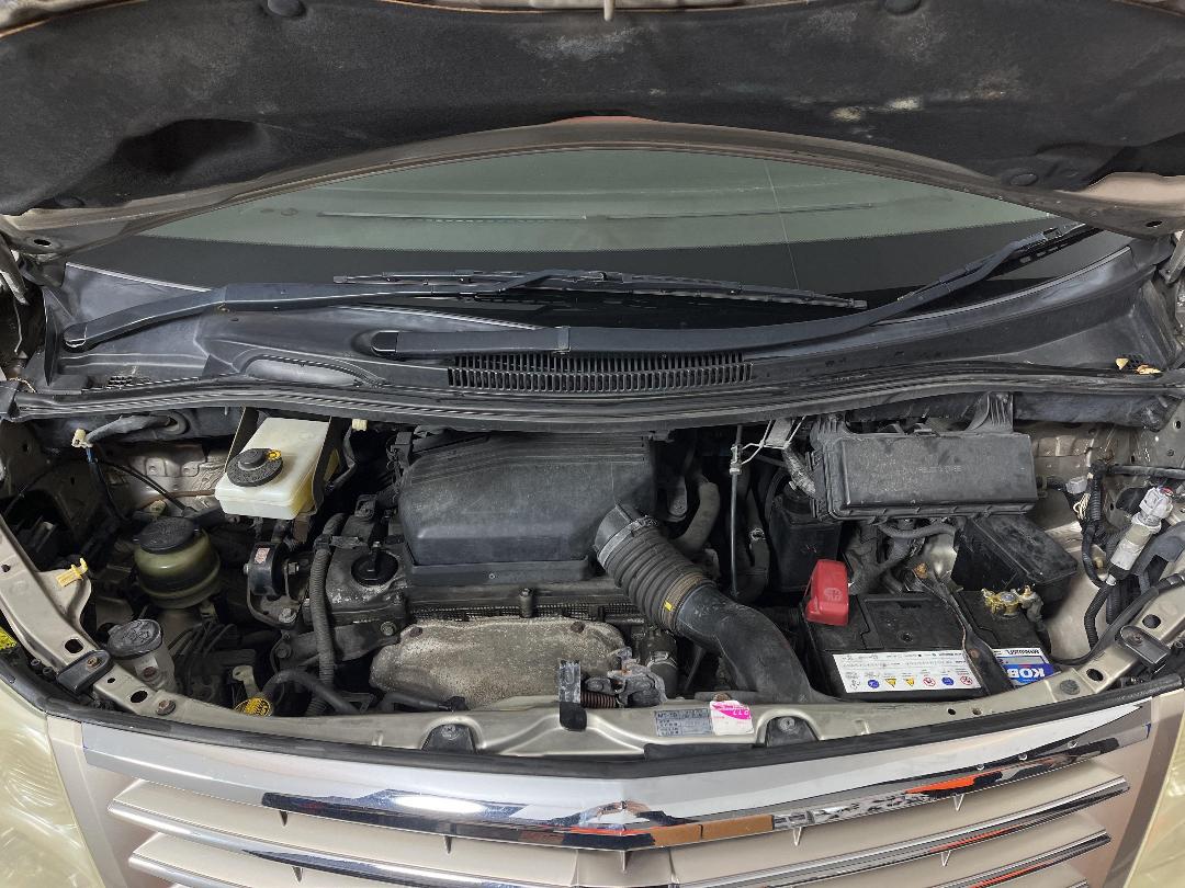 Photo '13' of Toyota Alphard Photo '13' of Toyota Alphard