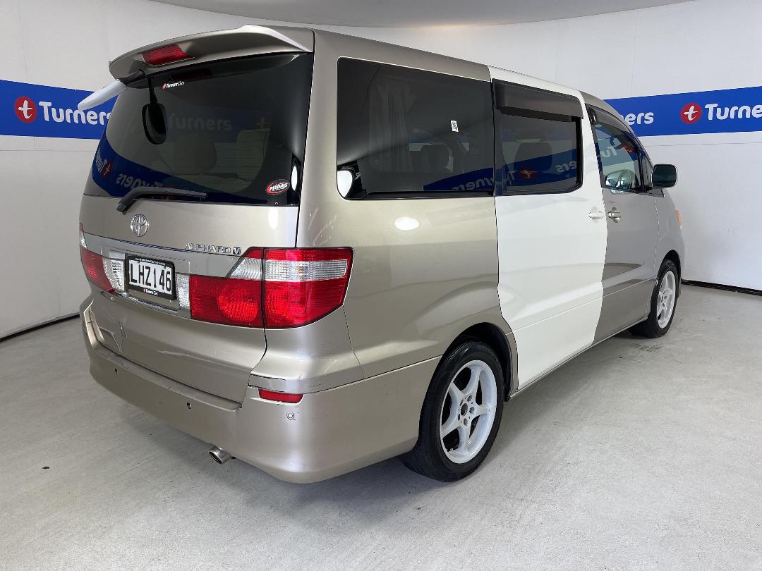Photo '7' of Toyota Alphard Photo '7' of Toyota Alphard