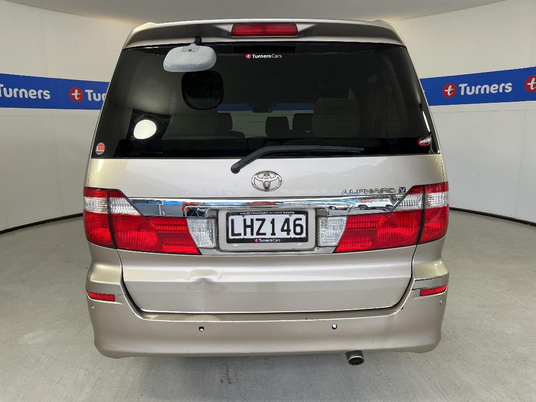 Photo '6' of Toyota Alphard Photo '6' of Toyota Alphard
