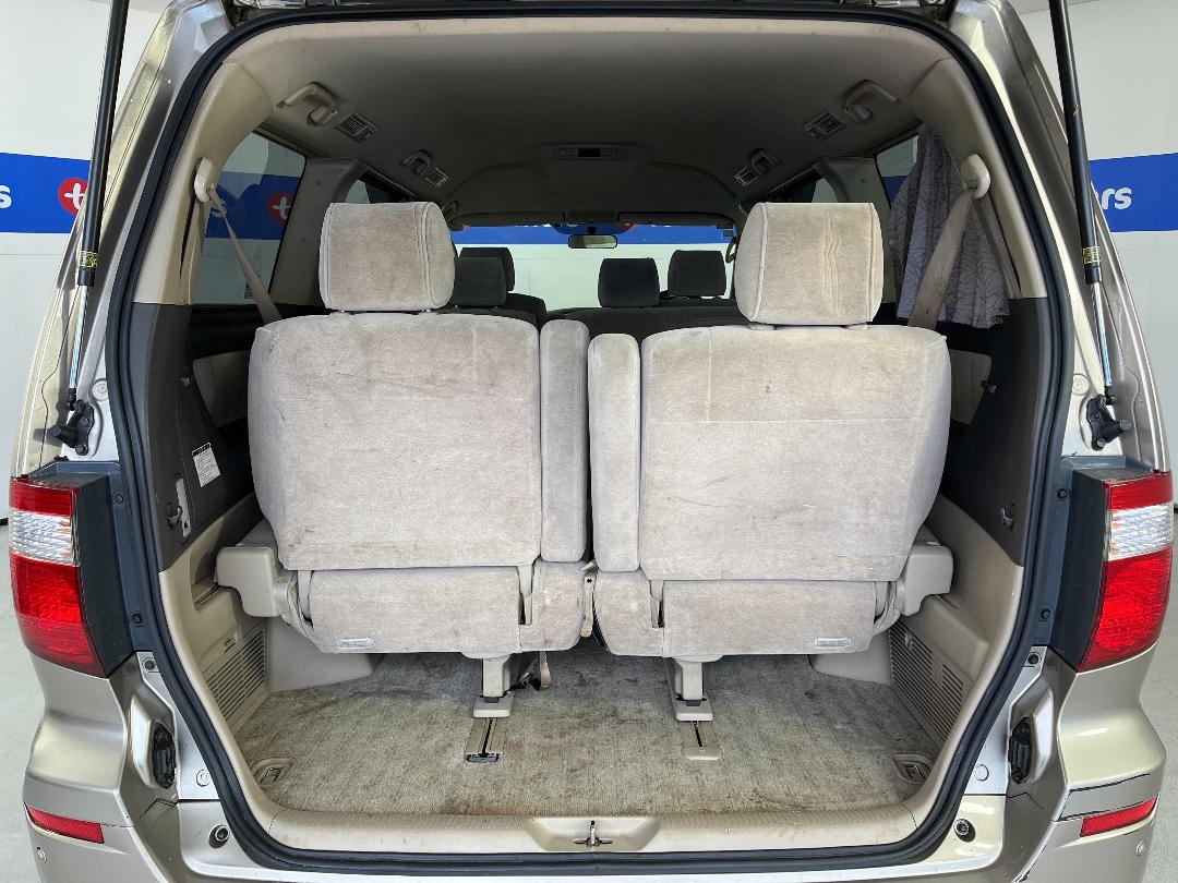 Photo '14' of Toyota Alphard Photo '14' of Toyota Alphard