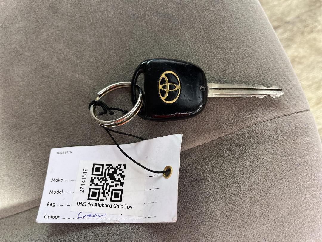 Photo '22' of Toyota Alphard Photo '22' of Toyota Alphard