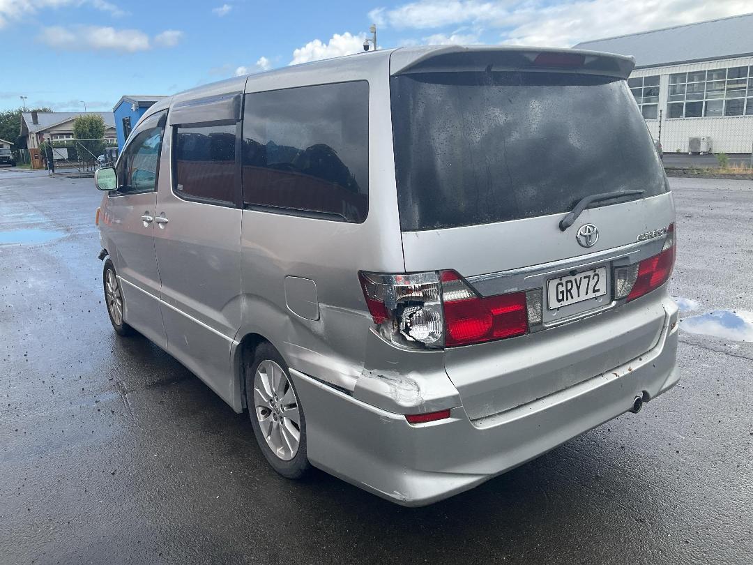 Photo '4' of Toyota Alphard V