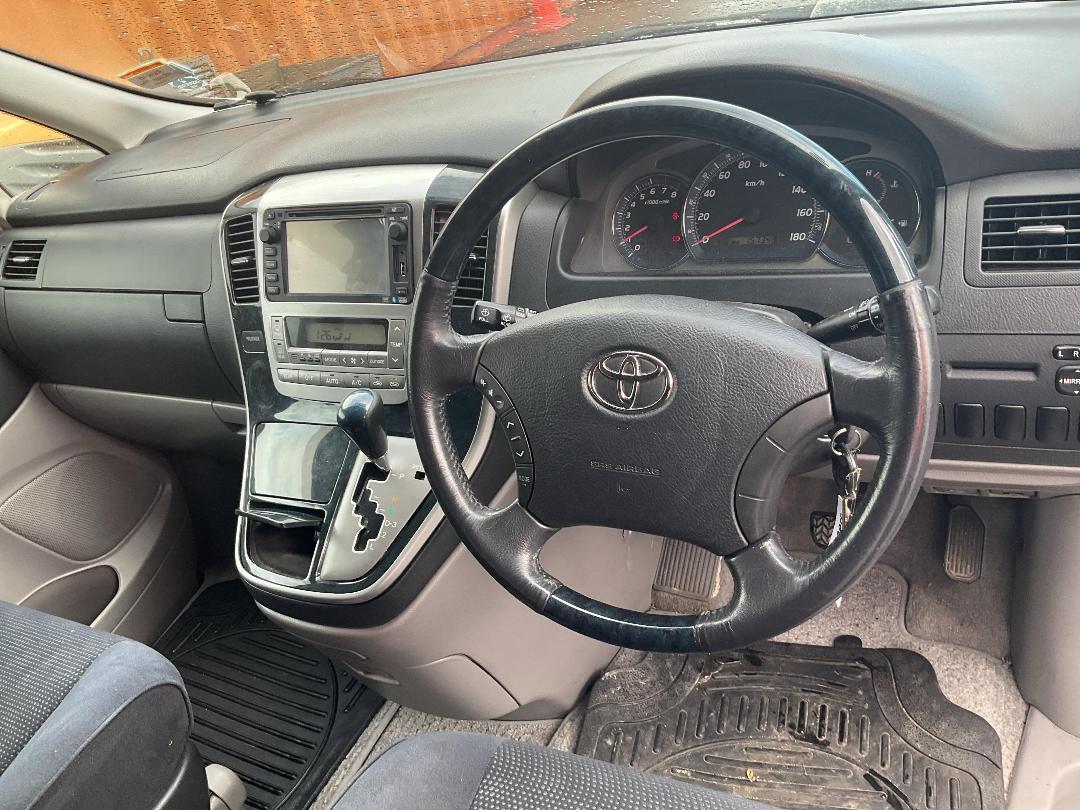 Photo '13' of Toyota Alphard V