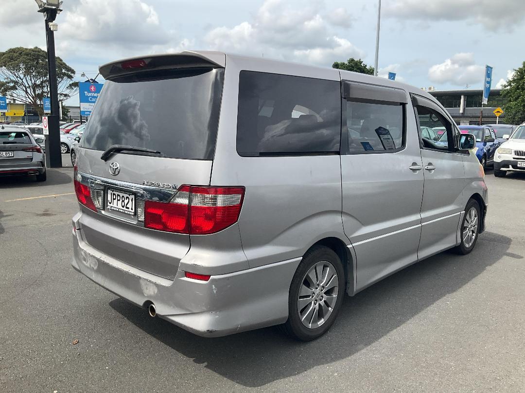 Photo '4' of Toyota Alphard Photo '4' of Toyota Alphard