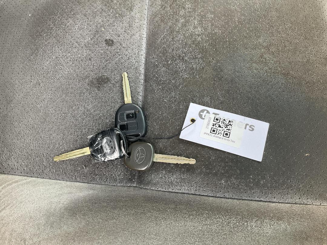 Photo '7' of Toyota Alphard Photo '7' of Toyota Alphard