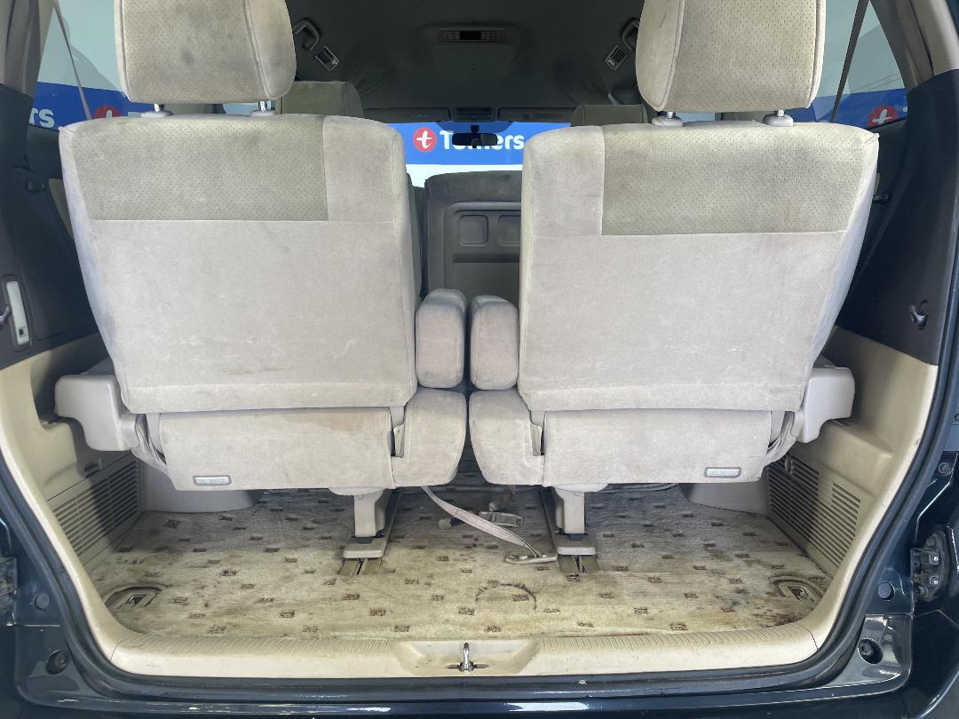 Photo '14' of Toyota Alphard